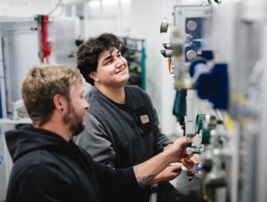 MBO-studenten in lab