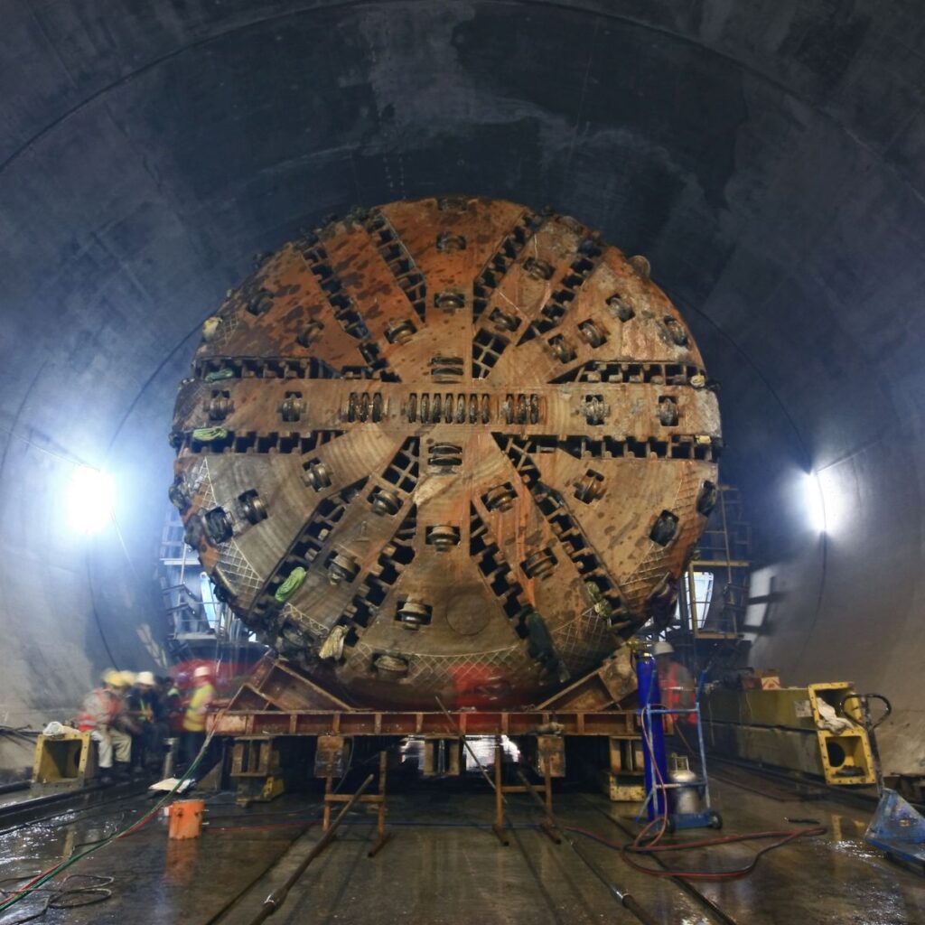 Boormachine in een tunnel